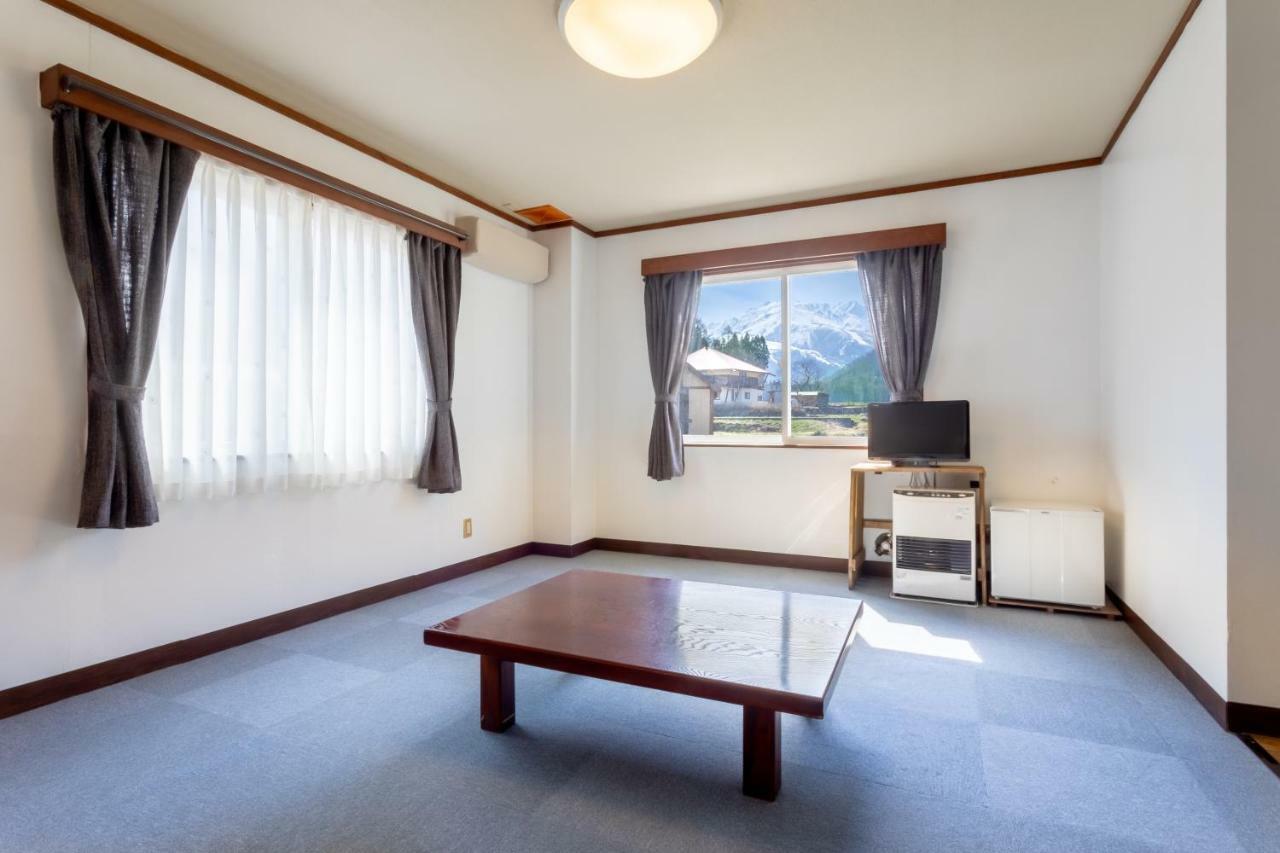 Community House Tyrolien Hotel Hakuba Kültér fotó